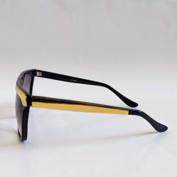NWT Vintage 90\'s Plastic Lady High Fashion Sunglasses (S.Black/Gold) main image 5